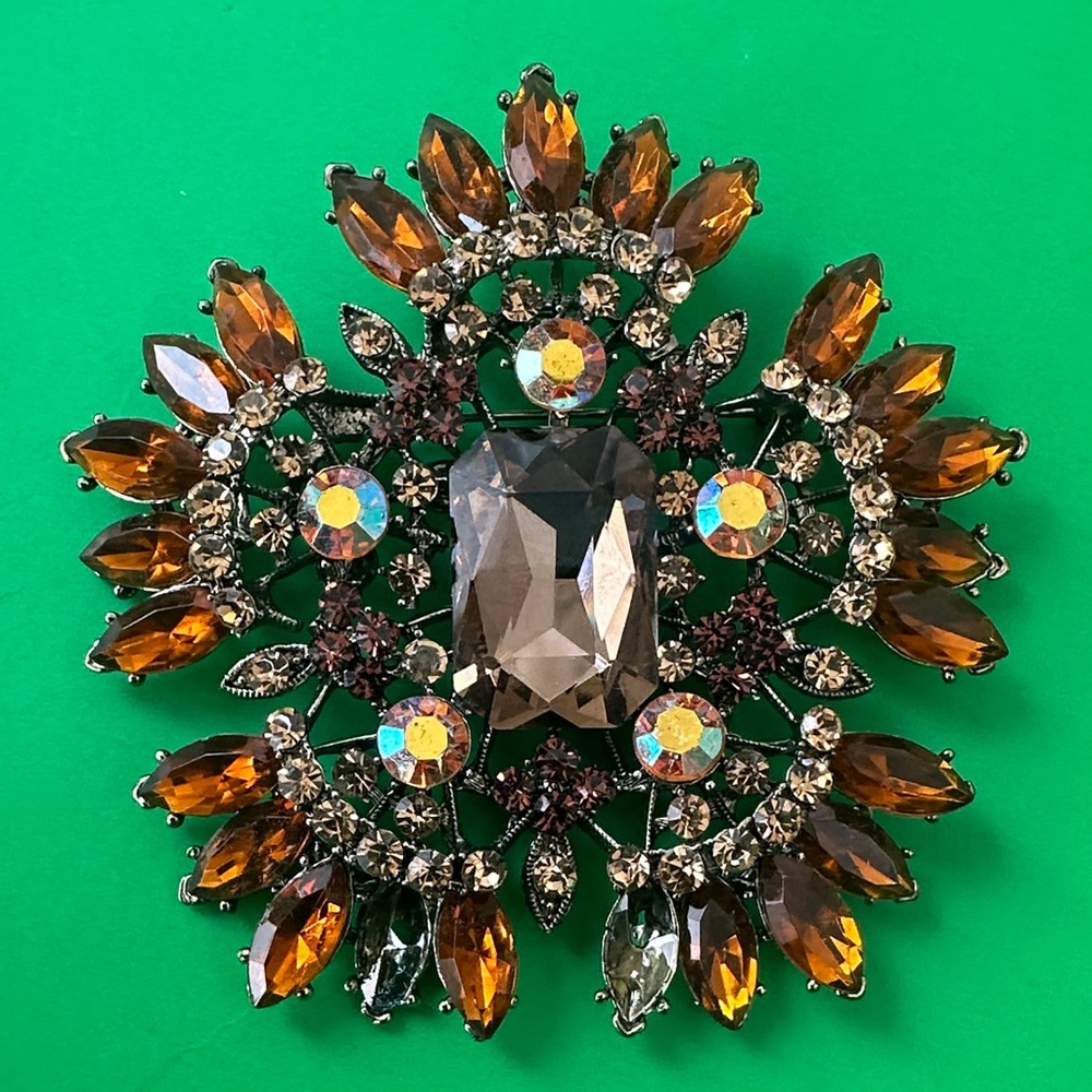 Vintage Style Brooch /pendant with Amber and Crystal rhinestone accent.Stunning!